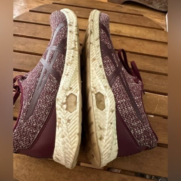 Onitsuka Tiger Asics Running Shoes size 9.5 EUC color: Maroon and Cream. - Picture 6 of 10